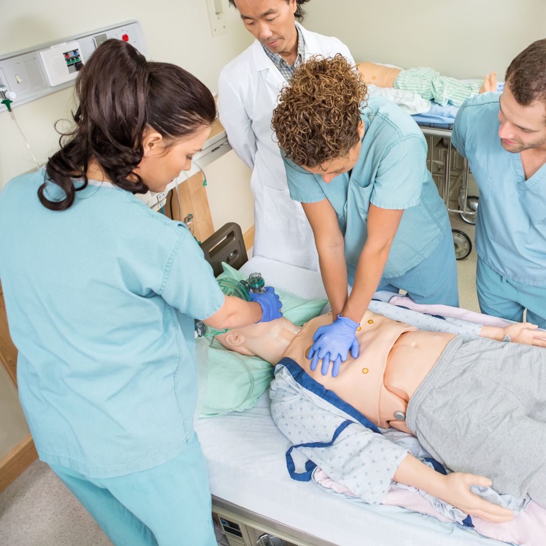 nurses practicing CPR